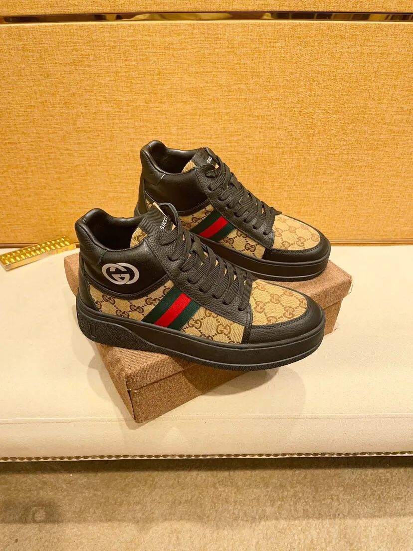Factory price 440 [Gucci] Gucci's latest high-top casual Korean-style men's shoes, brand new autumn and winter design, perfect workmanship, cabinet quality, upper: cowhide material, leather lining; soft and comfortable, rubber outsole ultra-light, wear-resistant, simple, versatile fashion men's shoes, color optional, size 38--44